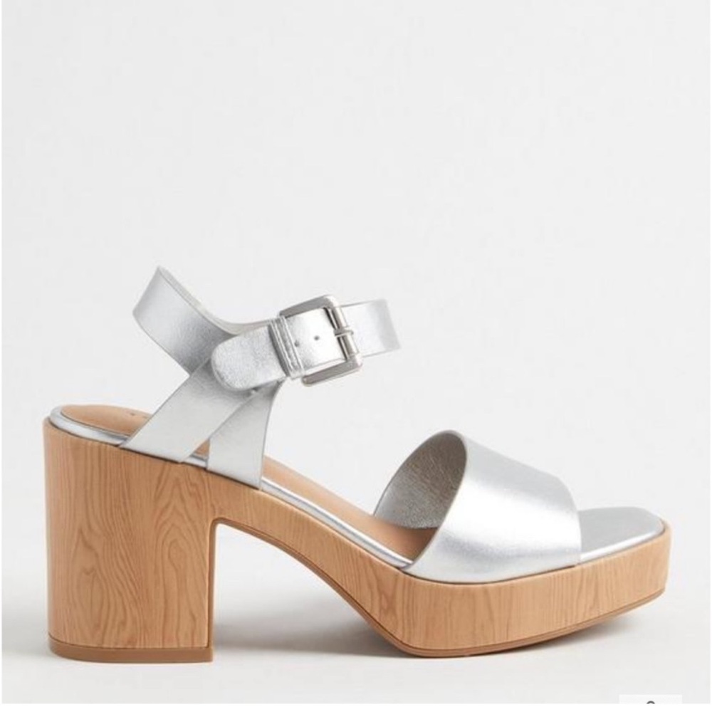 Torrid Platform Sandals- Silver 🤍